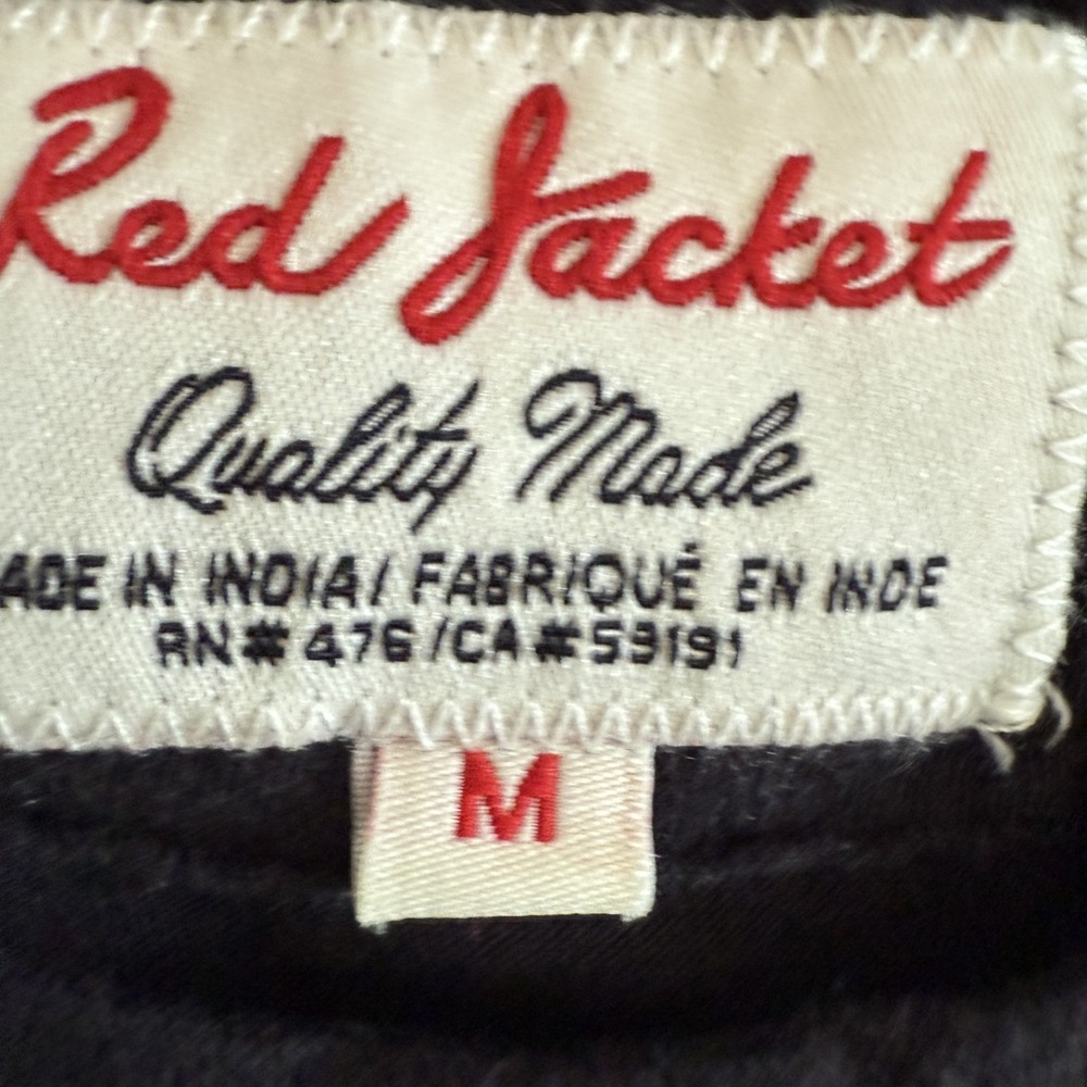 Red Jacket Shirt Mens Medium Black Long Sleeve Crewneck Basic Tee Casual Cotton - Picture 4 of 8